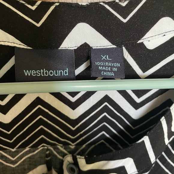 black and white chevron sleeveless dress shirt - Picture 2 of 2